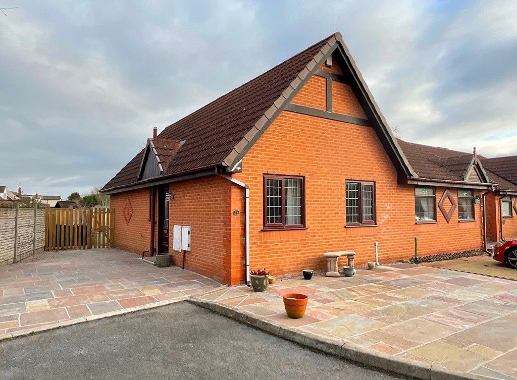 2 bed semidetached bungalow for sale in Moor Close, Southport PR8 Zoopla