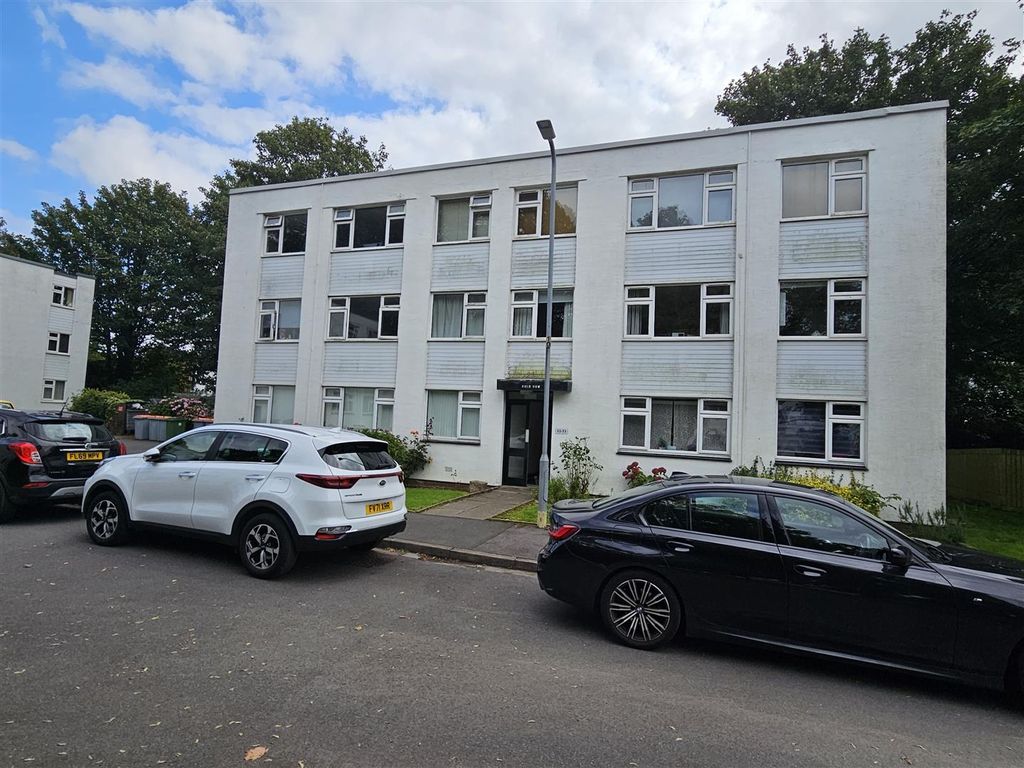 2 bed flat to rent in Llanishen Court, Llanishen, Cardiff CF14, £850