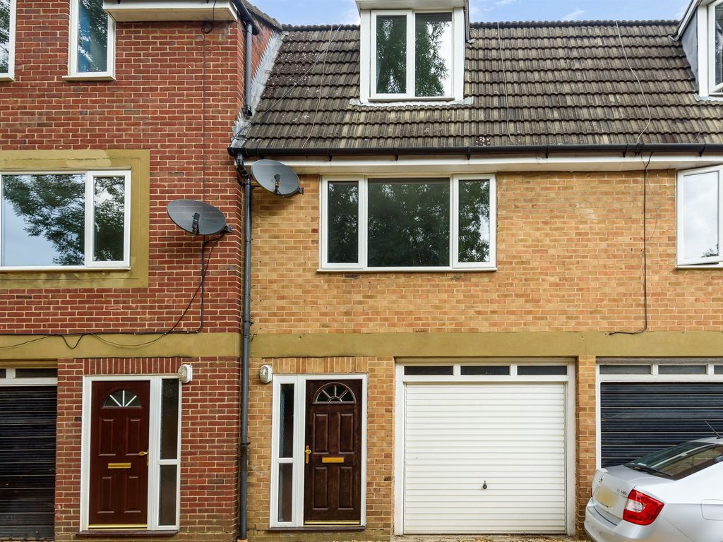 2 bed terraced house for sale in Ray Lodge Mews, Maidenhead SL6 Zoopla
