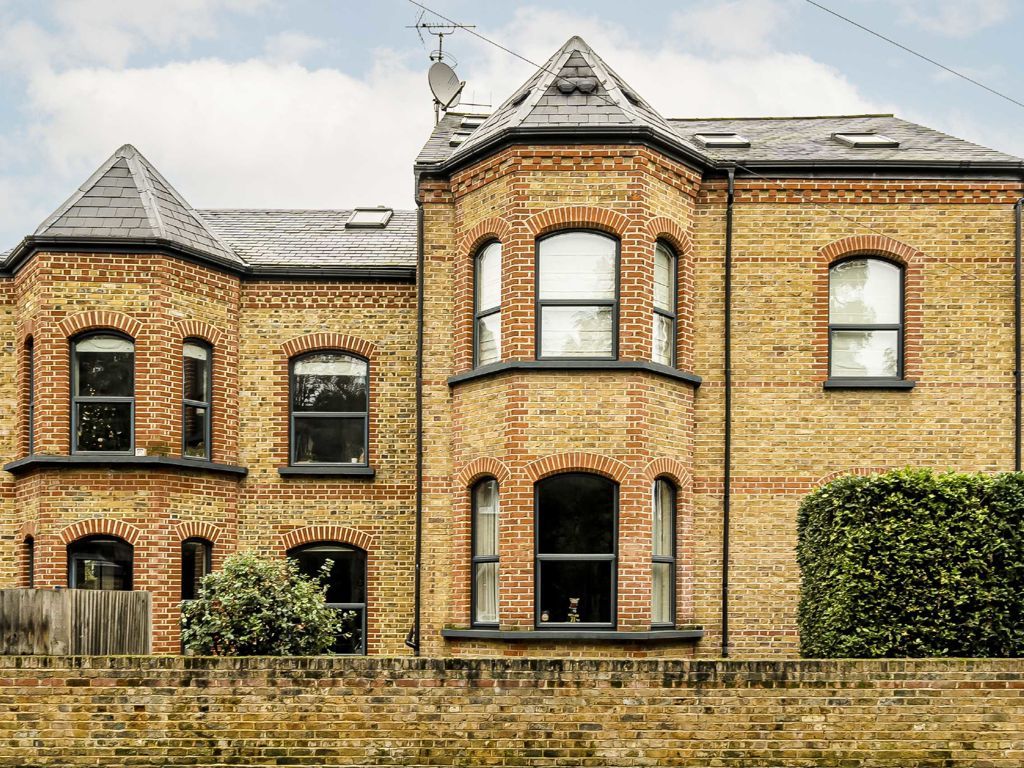 2 bed flat for sale in Coleshill Road, Teddington TW11, £650,000 Zoopla