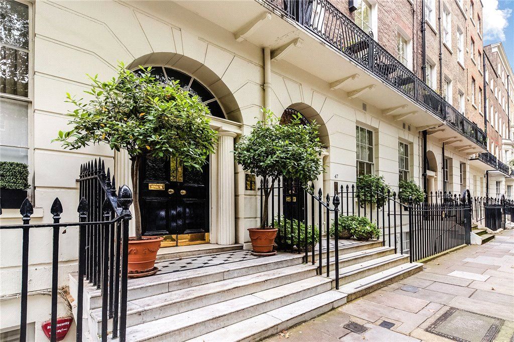 Montagu Square, London W1H  