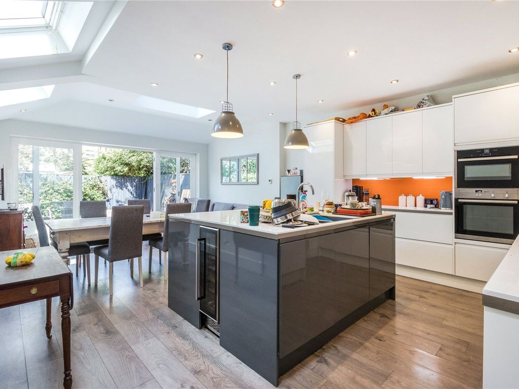 5 bed detached house to rent in Penwortham Road, London SW16 Zoopla