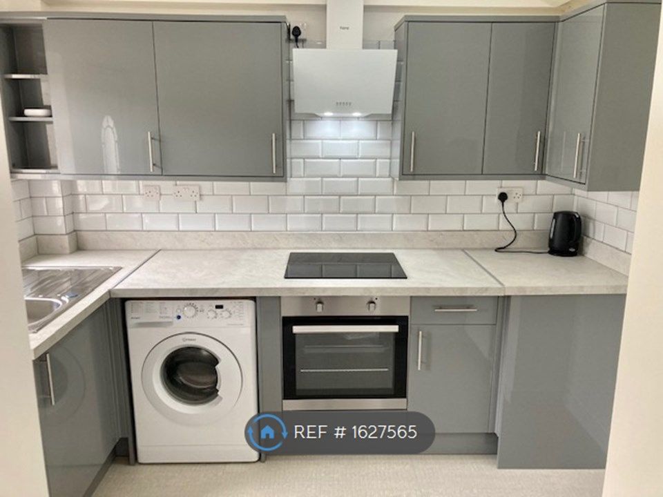 2 bed end terrace house to rent in Strathaven Road, Stonehouse