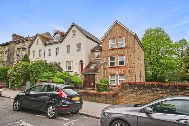 2 bed flat for sale in Canning Road, Croydon CR0, £275,000