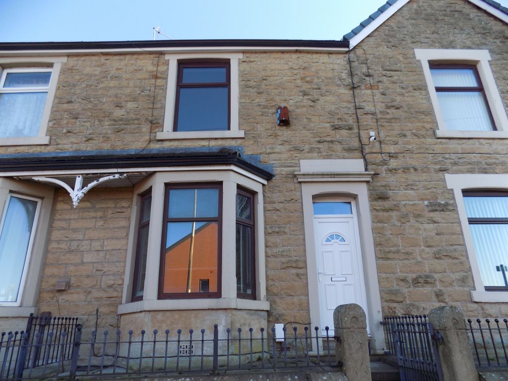 2 bed terraced house to rent in Rockcliffe Street, Blackburn BB2, £625