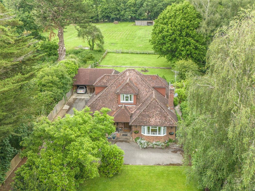 4 bed detached house for sale in Vines Cross Road, Horam TN21, £925,000