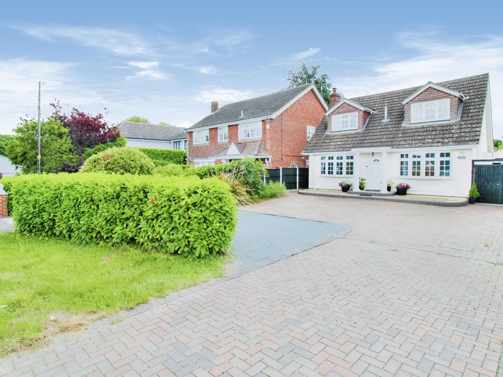 5 bed detached house for sale in Church Lane, Doddinghurst, Brentwood