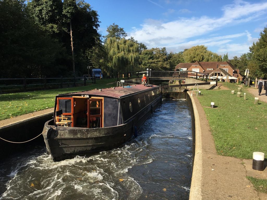 1 bed houseboat for sale in Ash Island, Hampton Court KT8, £145,000