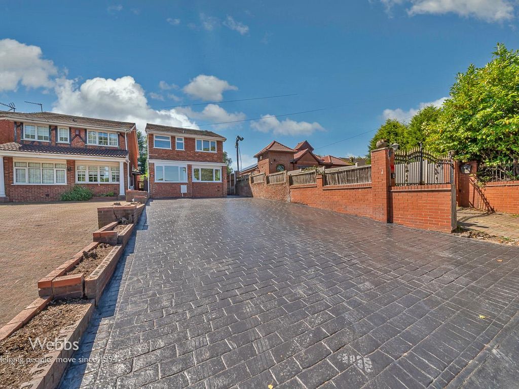 3 bed detached house for sale in Harden Road, Walsall WS3, £260,000