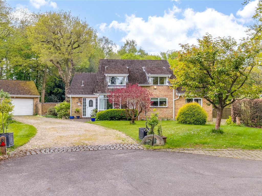 4 bed detached house for sale in Oaklands Rise, Oaklands, Welwyn