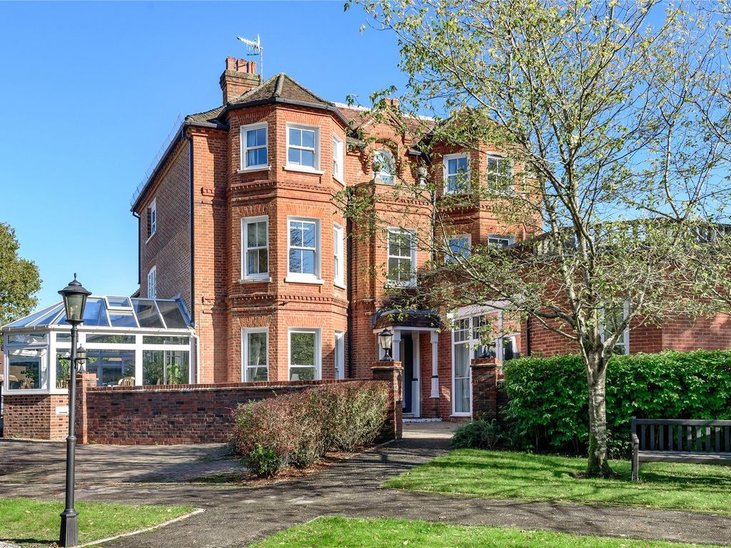 1 bed flat to rent in Tanners Lane, Haslemere GU27, £995 pcm Zoopla