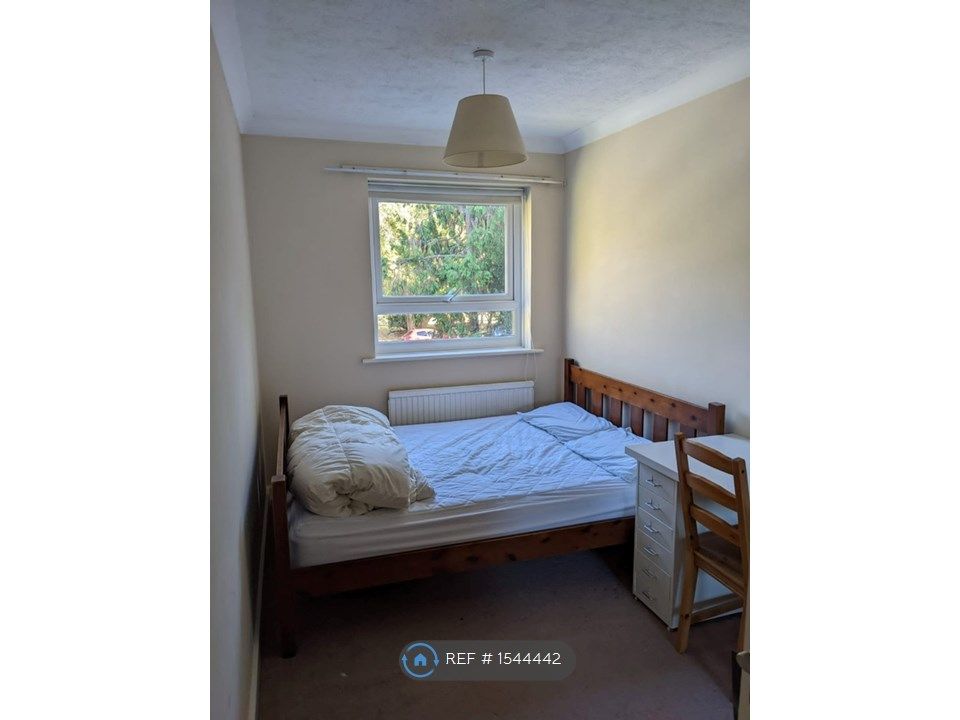 Room to rent in Maybury, Beckenham BR3 Zoopla