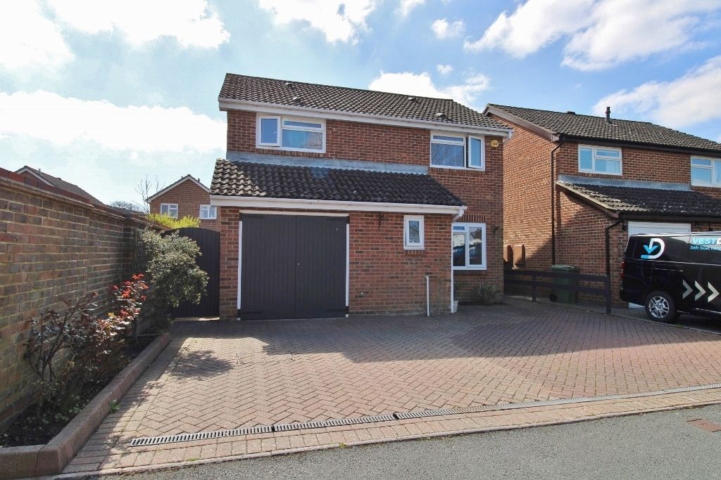 4 bed detached house for sale in Puffin Crescent, Stubbington, Fareham PO14 Zoopla