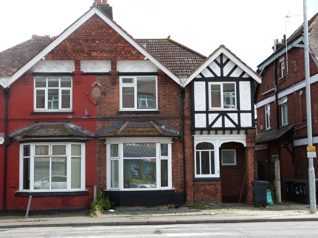 2 bed for sale in Sewardstone Road, Waltham Abbey EN9 Zoopla
