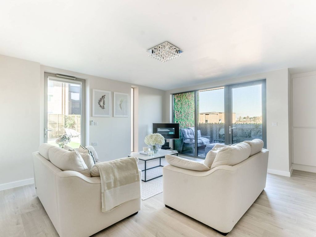 Bromley Road, Beckenham Hill, London SE6  