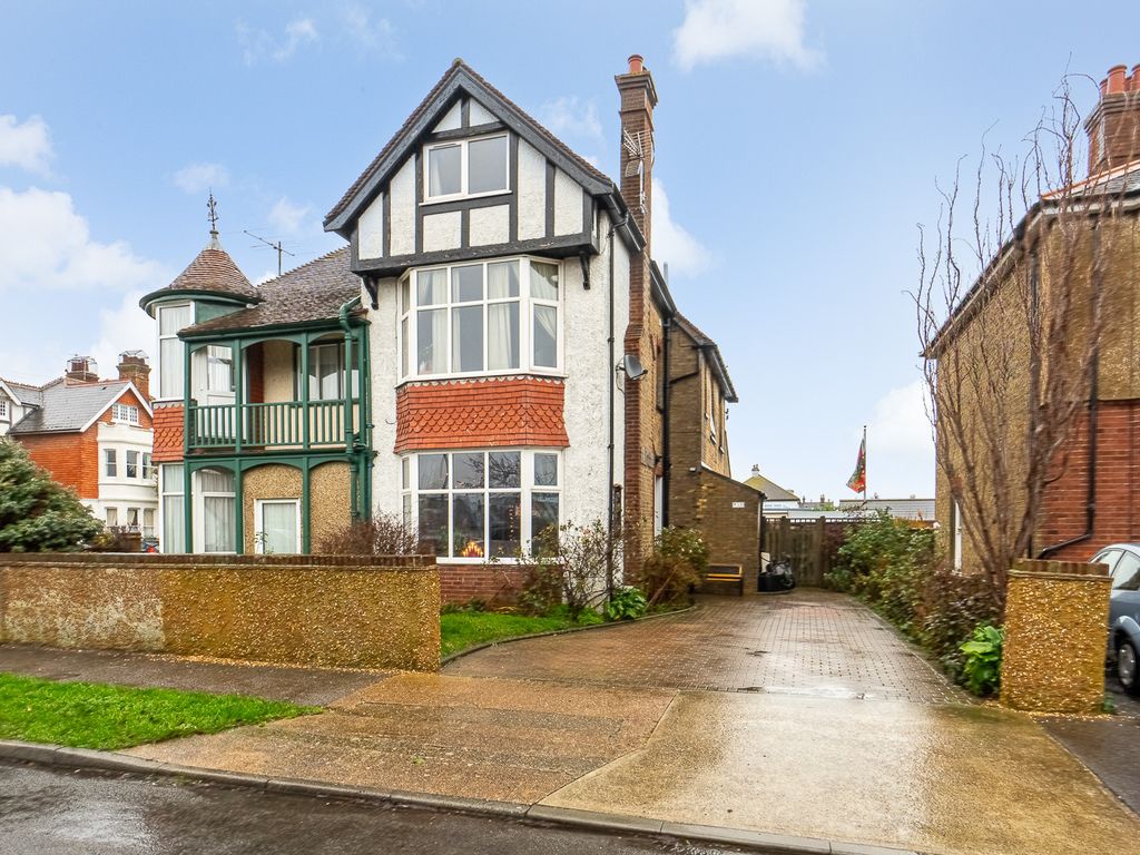 4 bed semidetached house for sale in Kelvedon Road, Walmer, Deal CT14