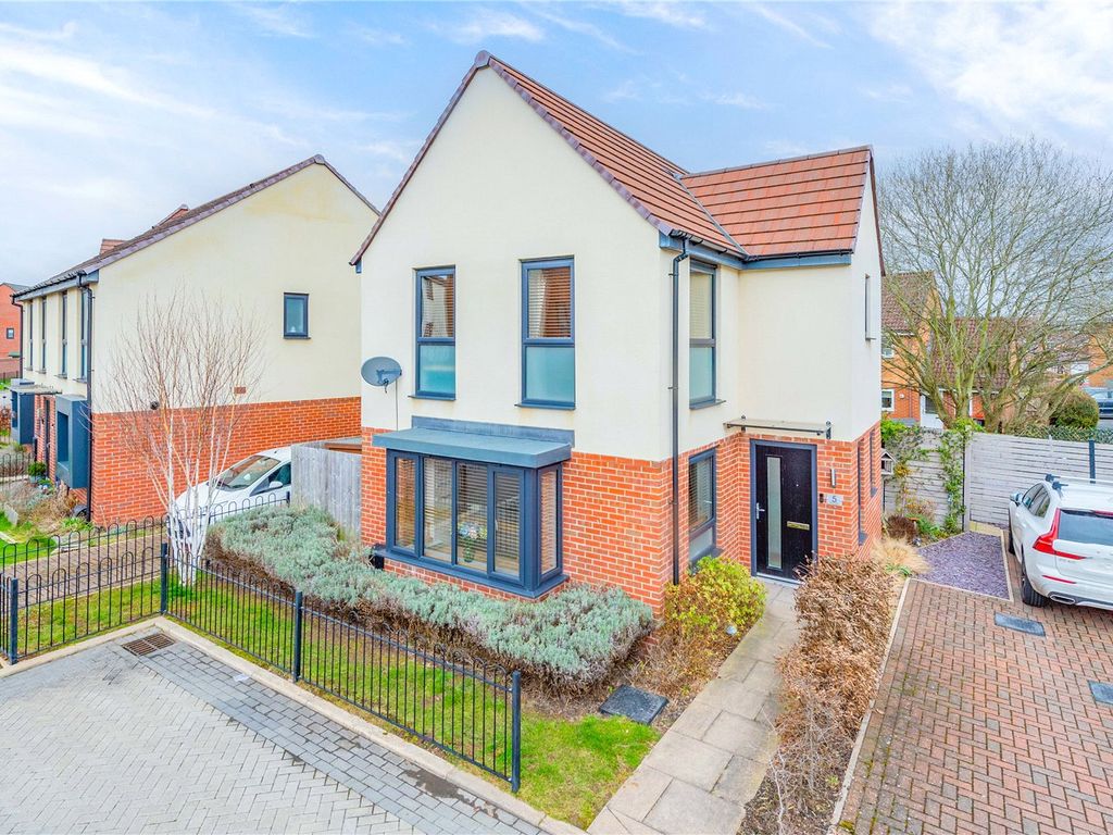 3 bed detached house for sale in Bridle Walk, Donnington, Telford