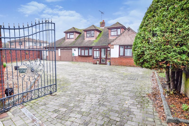 5 bed detached house for sale in Hambledon Road, Waterlooville PO7 Zoopla