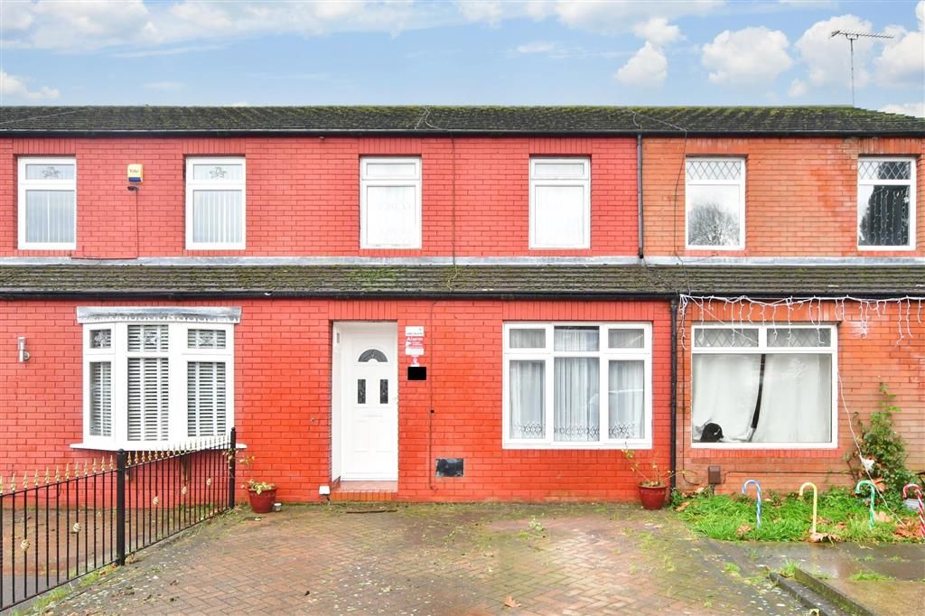 3 bed terraced house for sale in Brownlow Bend, Basildon, Essex SS14, £