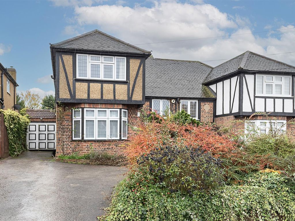 3 bed semidetached house for sale in Piggottshill Lane, Harpenden AL5