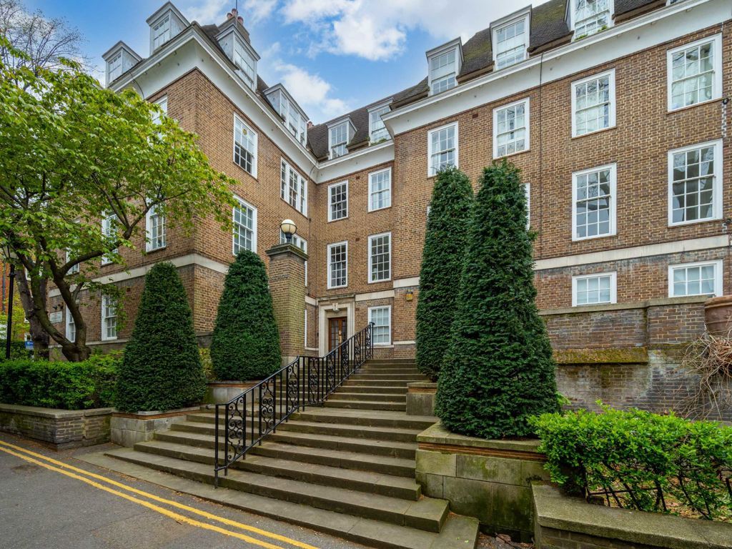 3 bed flat to rent in Holland Street, London W8 Zoopla