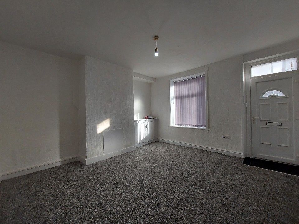 2 bed terraced house to rent in Chapel Street, Nelson BB9, £520 pcm