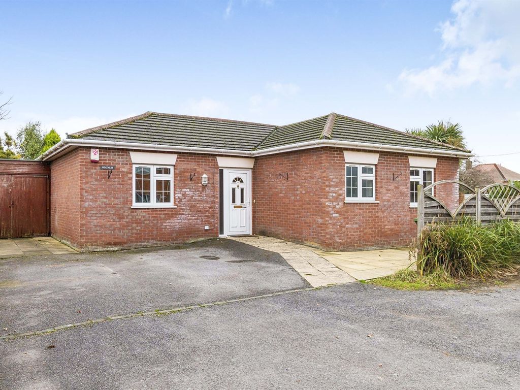 3 bed detached bungalow for sale in Botley Road, Horton Heath, Eastleigh SO50 Zoopla