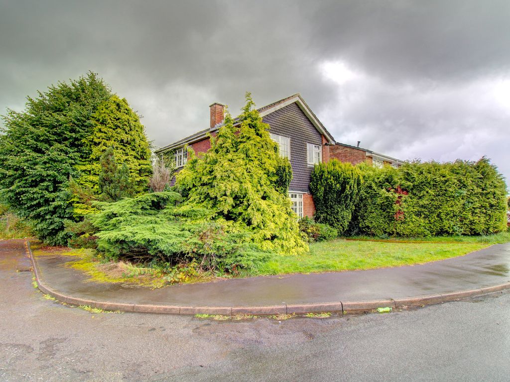 3 bed detached house for sale in Chalcot Drive, Hednesford, Cannock