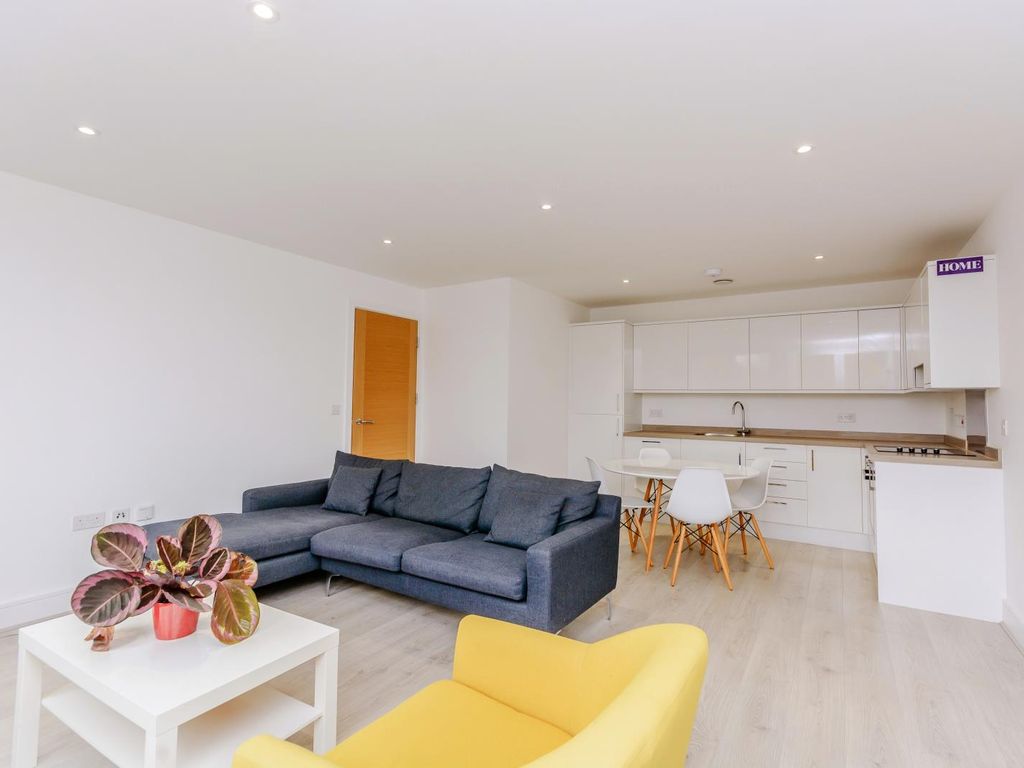 1 bed flat to rent in Quadra House, Bessemer Road, Basingstoke RG21, £