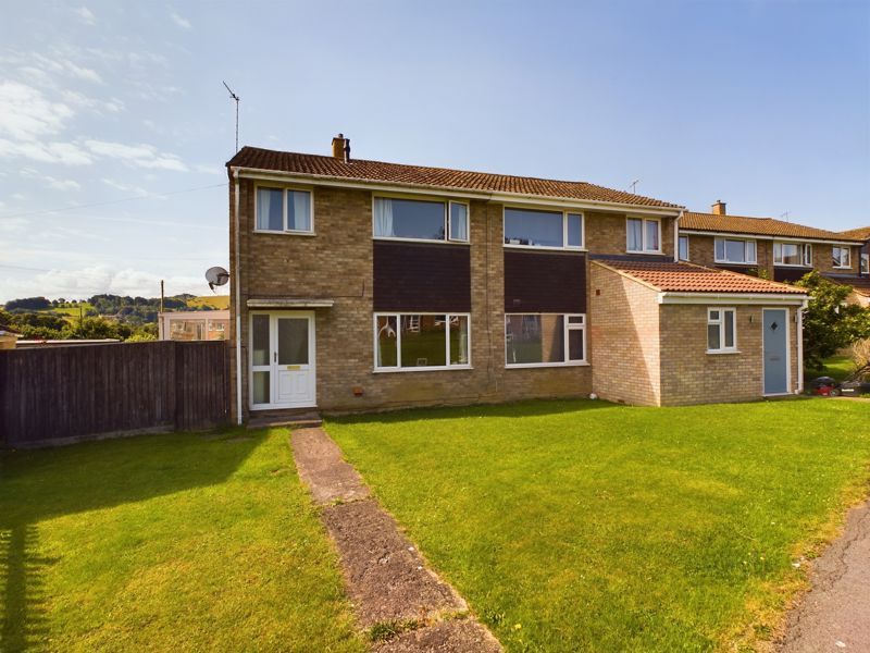 3 bed semidetached house for sale in The Beagles, Cashes Green, Stroud