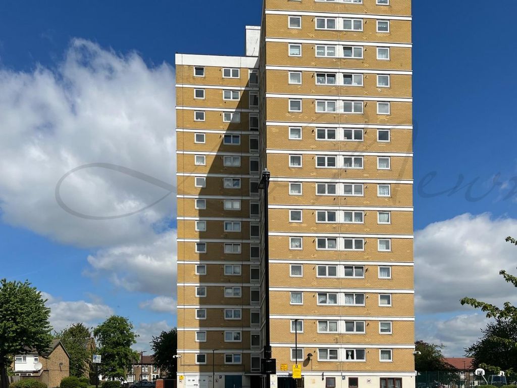 Commerce Road Wood Grn N22  