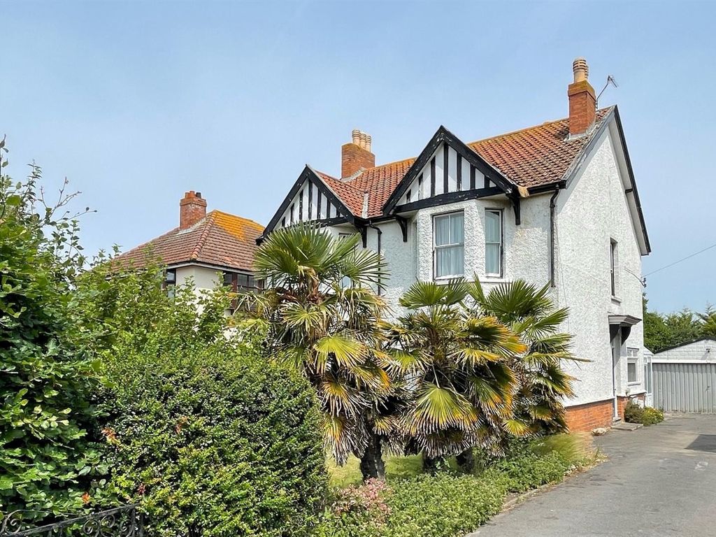 4 bed property for sale in Berrow Road, BurnhamOnSea TA8, £495,000