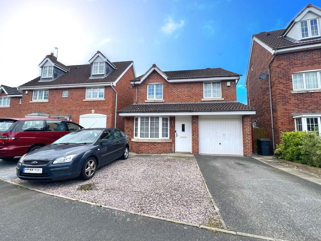4 bed detached house for sale in Sandwell Avenue, Thornton FY5, £