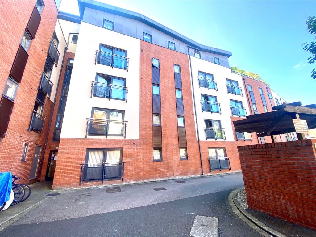 2 bed flat for sale in The Quarter, Egerton Street, Chester, Cheshire CH1, £75,000 Zoopla