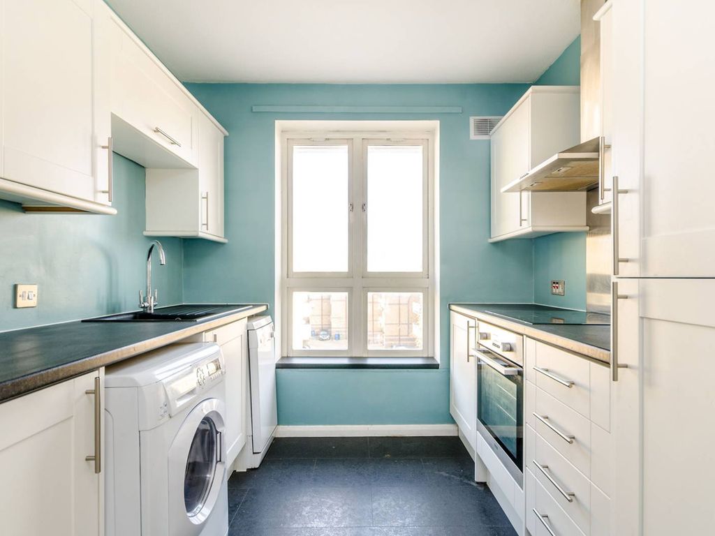 Garter Way, Rotherhithe, London SE16  