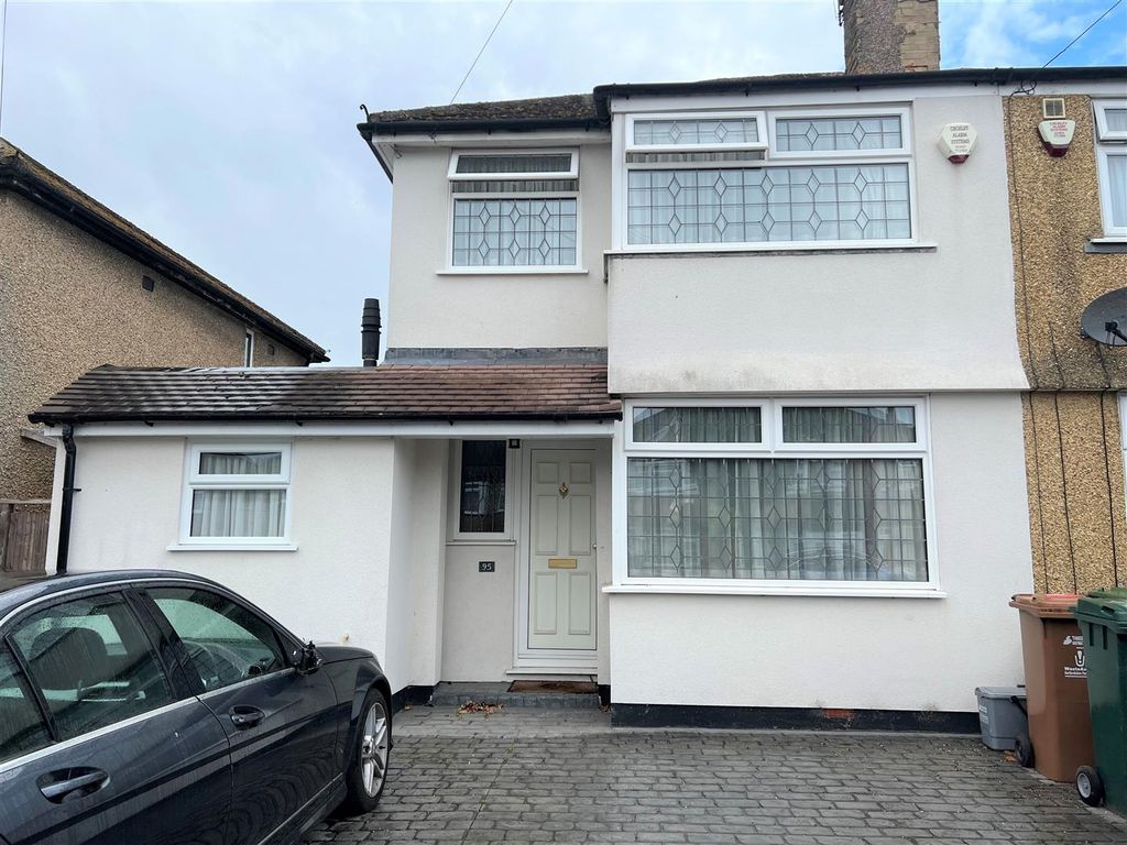 3 bed semidetached house for sale in Barton Way, Croxley Green