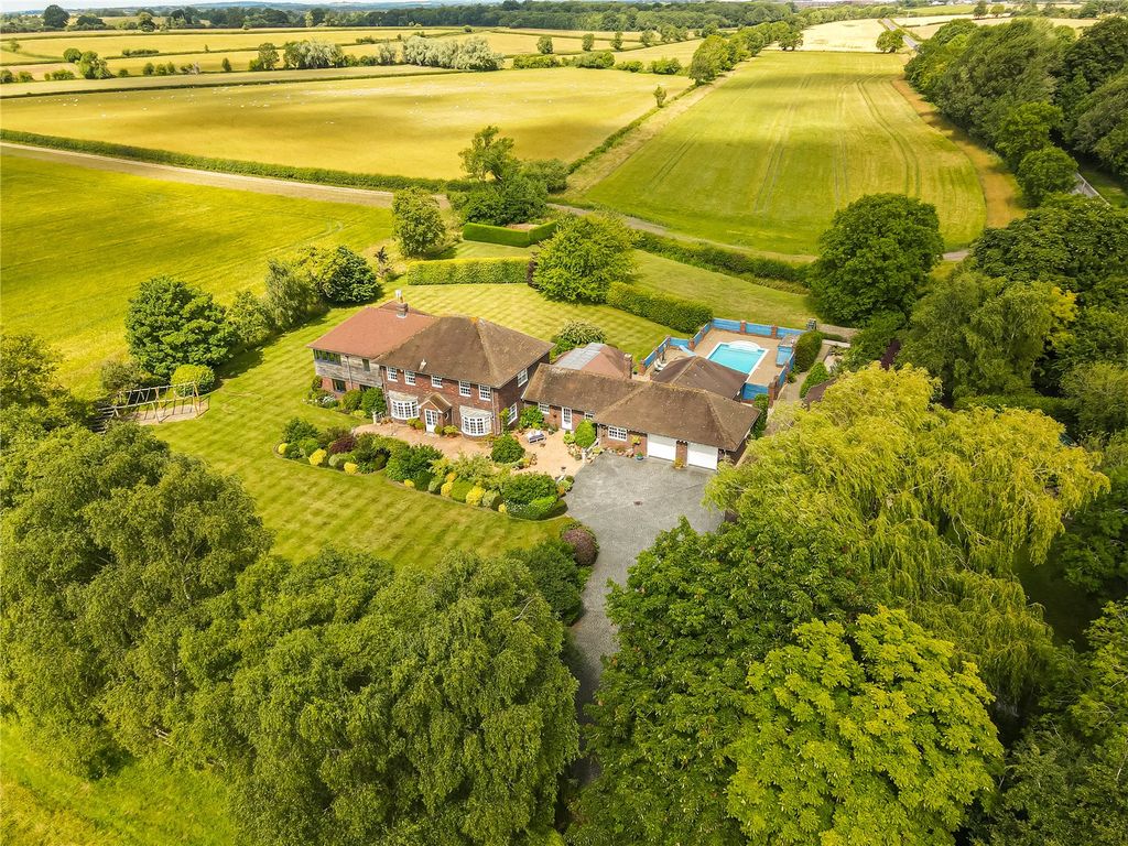 6 bed detached house for sale in Chinnor Road, Thame OX9 Zoopla