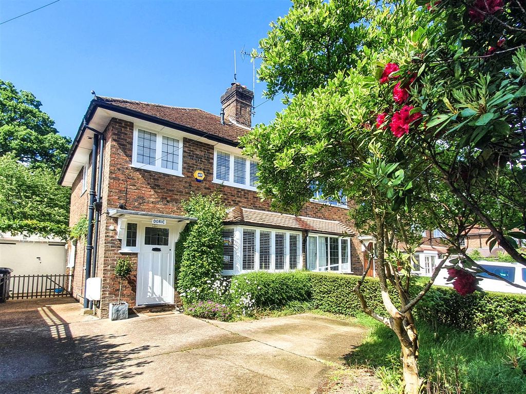3 bed semidetached house for sale in College Road, Haywards Heath RH16