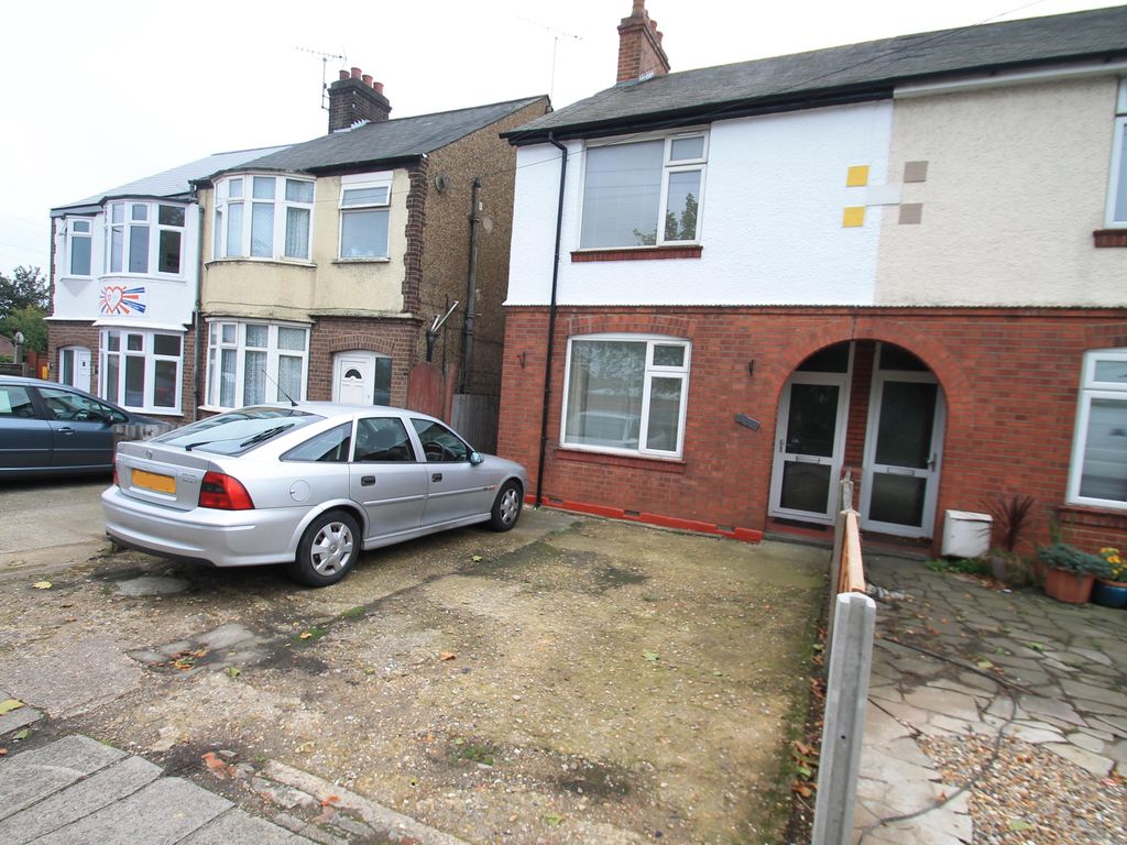 3 bed property to rent in Dunstable Road, Luton LU4 Zoopla