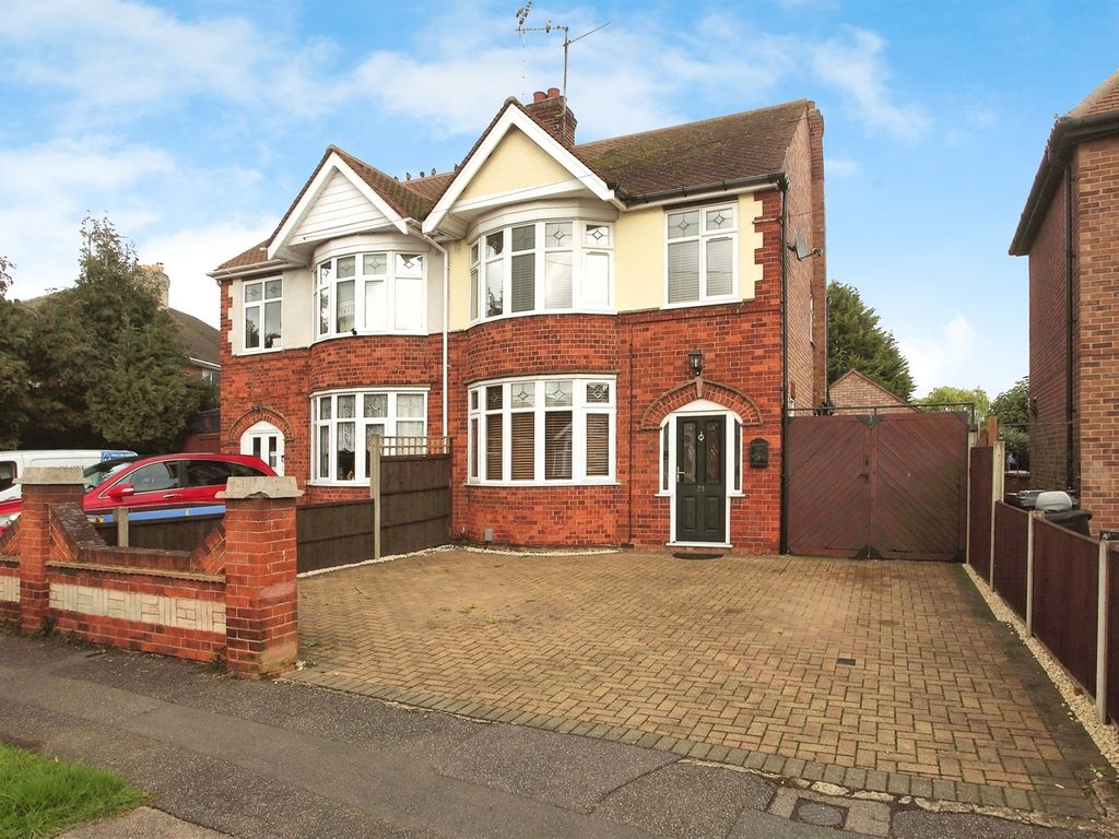 3 bed semidetached house for sale in Lynton Road, Peterborough PE1, £