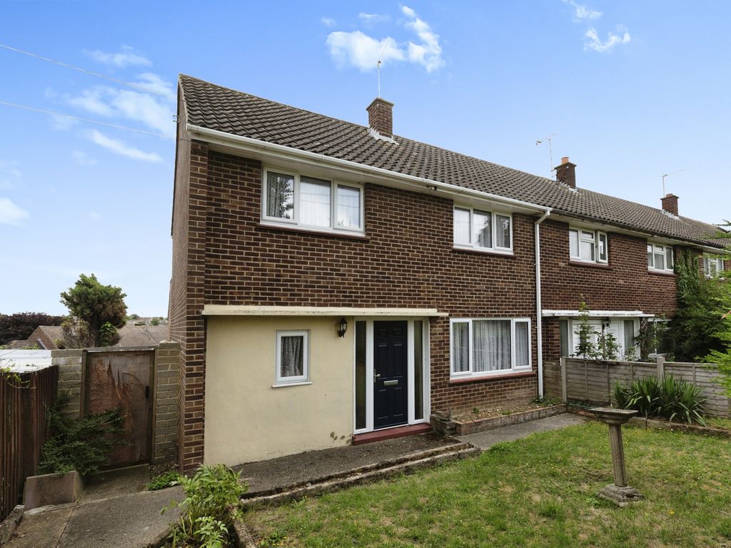 3 bed end terrace house for sale in Livingstone Road, Gravesend, Kent