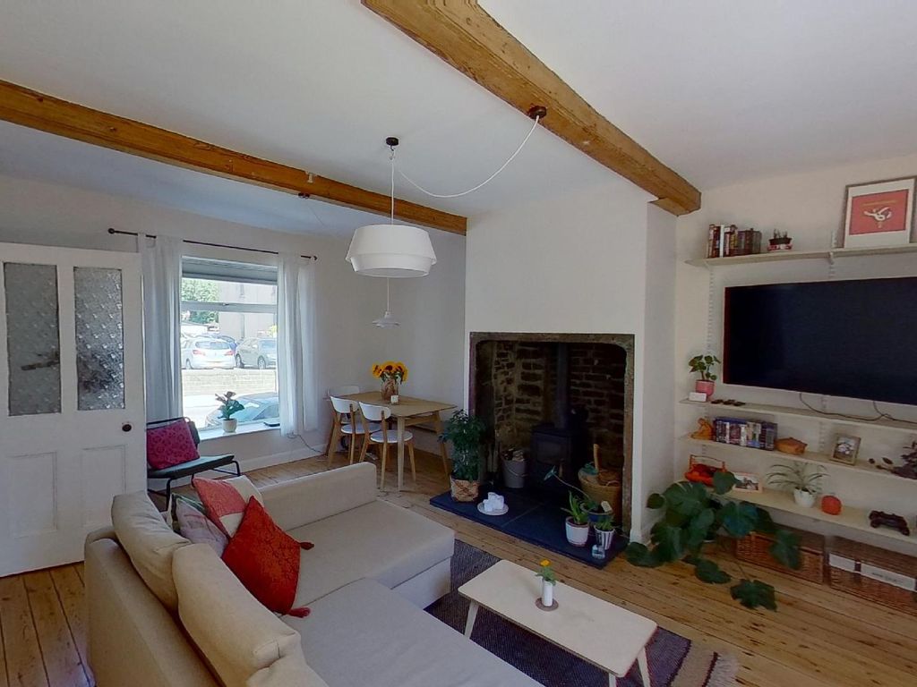 2 bed terraced house for sale in Bradford Road, Stanningley, Pudsey