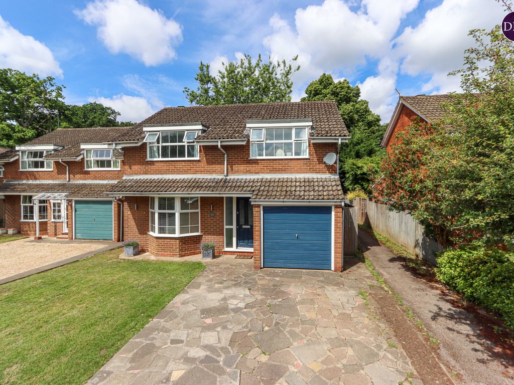 4 bed detached house for sale in Windmill Drive, Croxley Green, Rickmansworth WD3 Zoopla