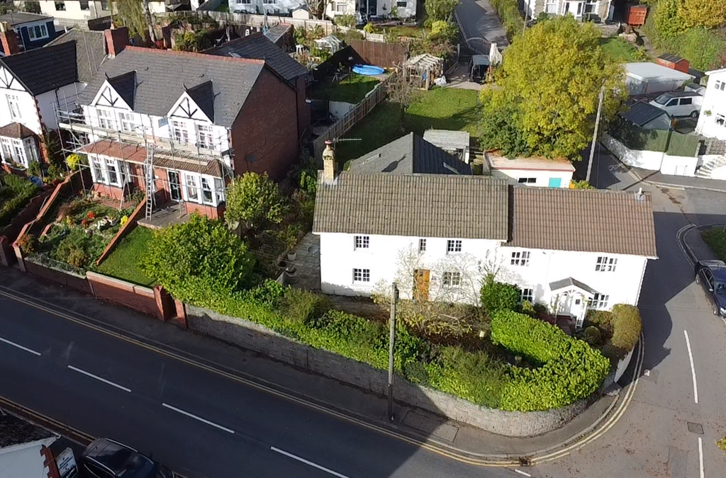3 bed semidetached house for sale in Commercial Road, Machen
