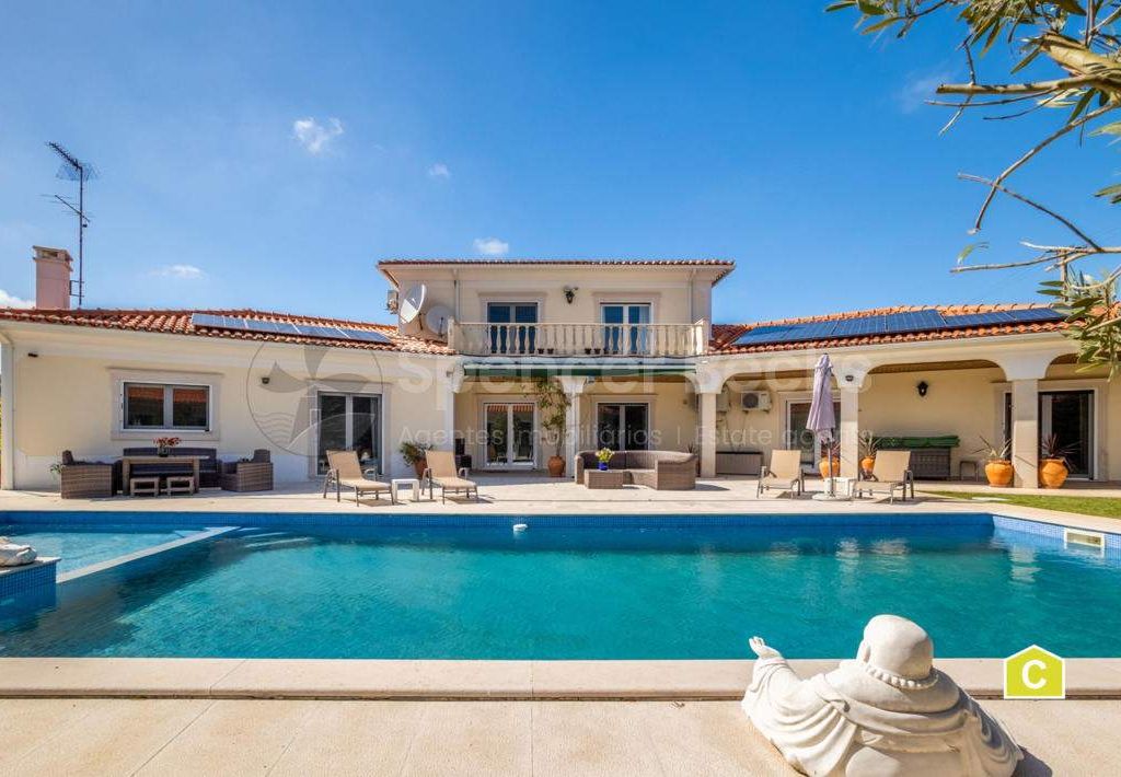 5 bed detached house for sale in Olho Marinho, Leiria, Portugal, £