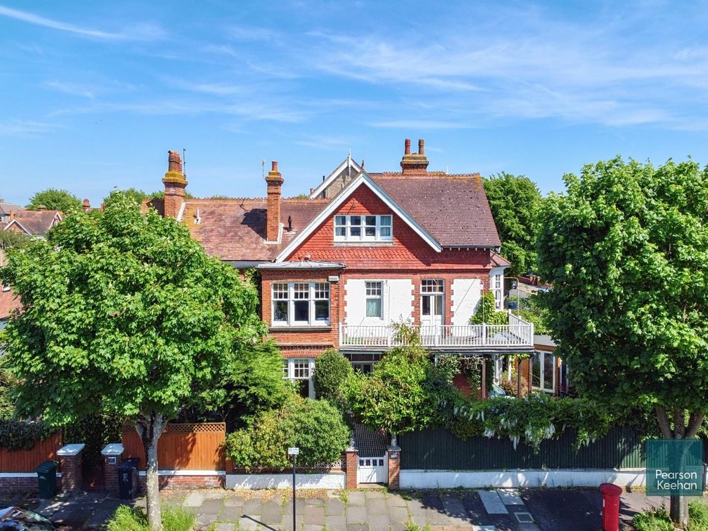 4 bed property for sale in Pembroke Crescent, Hove BN3, £1,100,000 Zoopla