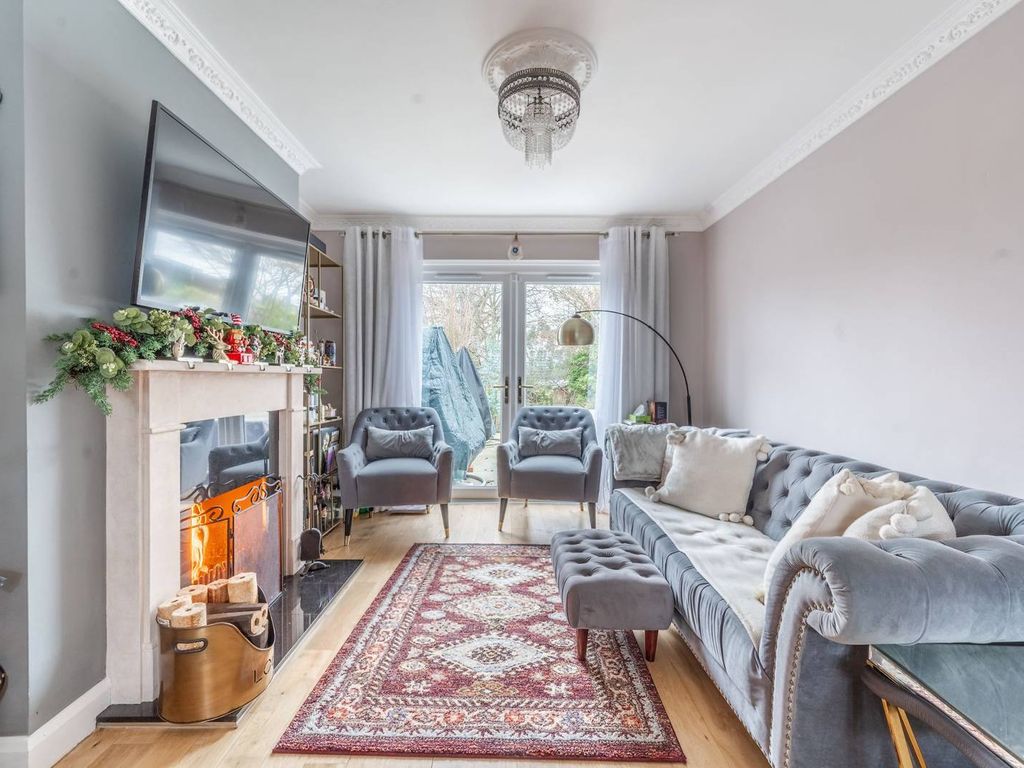 3 bed terraced house to rent in Balmoral Road, Harrow HA2, £2,300 pcm