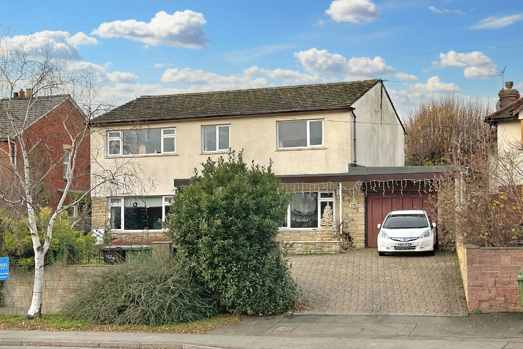 4 bed detached house for sale in Ledbury Road, Hereford HR1, £400,000