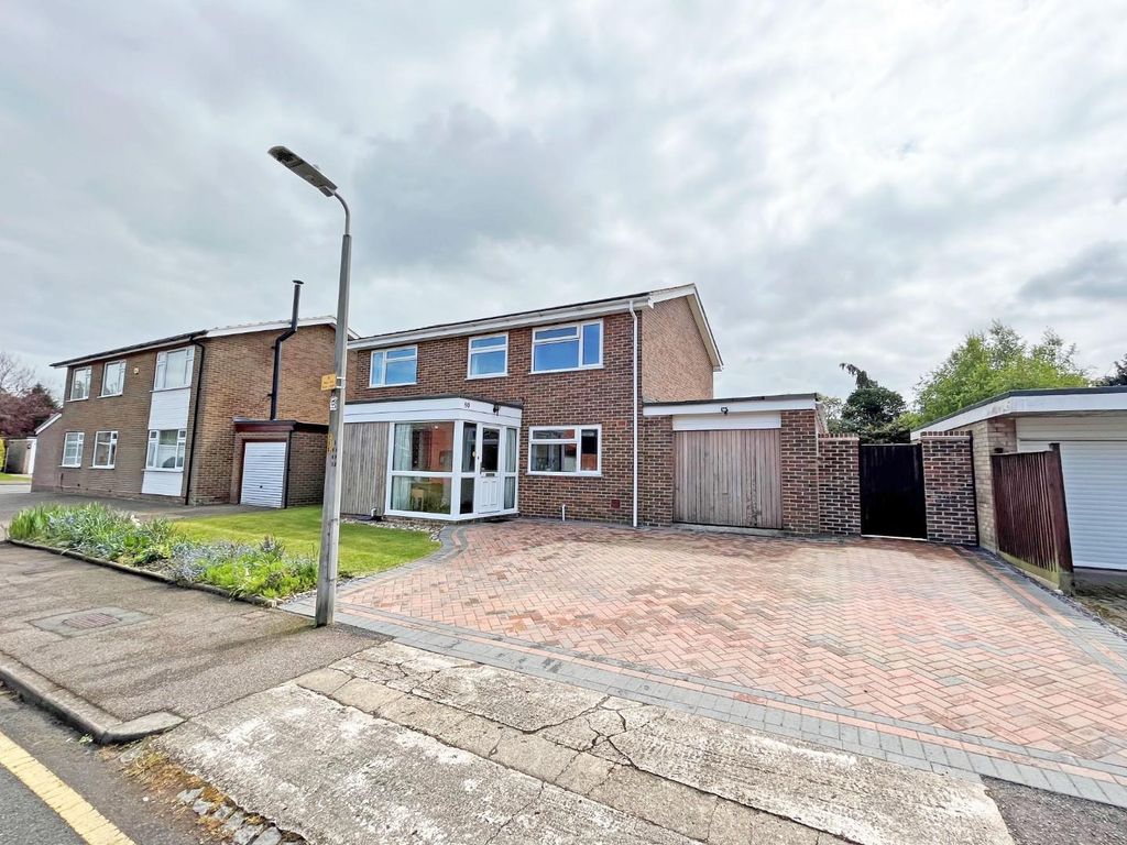 4 bed property for sale in Whitney Drive, Stevenage SG1, £799,995 Zoopla
