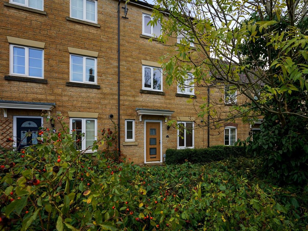 3 bed town house for sale in Buzzard Road, Calne SN11 Zoopla
